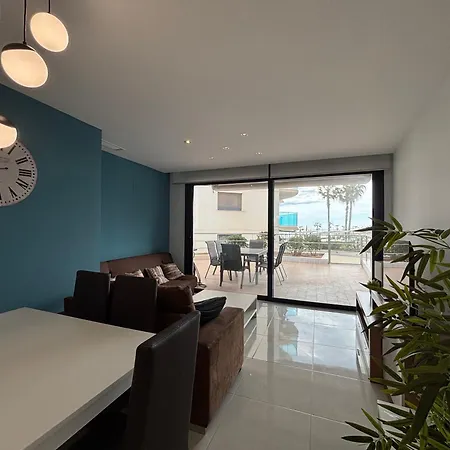 Perfect Ground Floor With Sea View *
