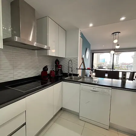 Perfect Ground Floor With Sea View *